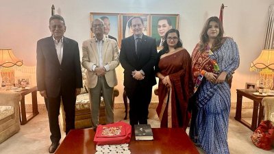 বিএনপি নেতাদের সঙ্গে  জার্মান দূতাবাসের চার্জ দ্য অ্যাফেয়ার্স ইয়ান রুল্ফ ইয়ানোভস্কি