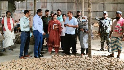 সানফ্লাওয়ার কোল্ড স্টোরেজে অভিযান
