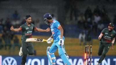 তিলককে হতবুদ্ধ করে দেন তানজিম সাকিব