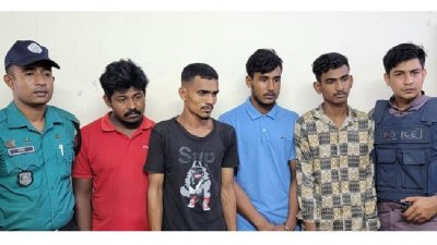 গ্রেফতারদের একাংশ