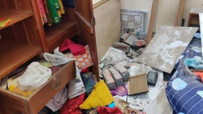 হামলা চালিয়ে ঘরের সব তছনছ করে ফেলেছে