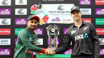 ট্রফি নিয়ে ফটোসেশনে লিটন ও ফার্গুসন
