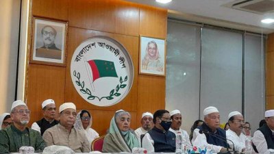 প্রধানমন্ত্রী শেখ হাসিনার ৭৭তম জন্মদিন উপলক্ষে দোয়া ও মিলাদে আওয়ামী লীগের সাধারণ সম্পাদক ওবায়দুল কাদেরসহ অন্যান্য নেতারা