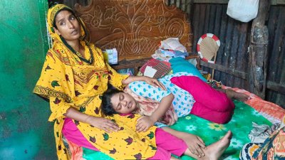 বিশেষ প্রয়োজনে ৫ মিনিটের জন্য ঘরের বাইরে গিয়েছিলেন মা; ফিরে দেখেন শিশুসন্তান নেই