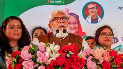 মতবিনিময় সভায় বক্তব্য রাখছেন সালমান এফ রহমান