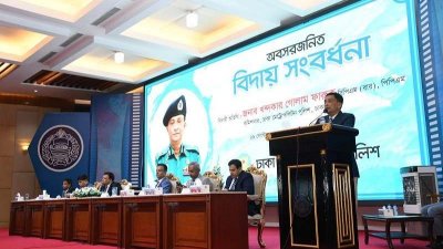 বিদায়ী সংবর্ধনায় বক্তব্য দেন খন্দকার গোলাম ফারুক