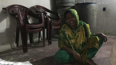 লাশের পাশে বসে স্বজনের আহাজারি