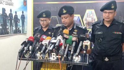 র‍্যাব-৭ এর কার্যালয়ে সংবাদ সম্মেলন