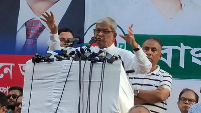 কৃষক দলের সমাবেশে বক্তব্য রাখছেন মির্জা ফখরুল ইসলাম আলমগীর
