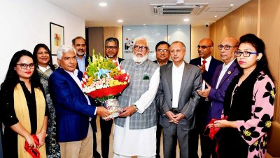 এফবিসিসিআই ইনোভেশন অ্যান্ড রিসার্চ সেন্টার পরিচালনা পর্ষদের সদস্যরা