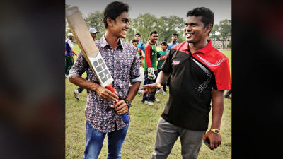 প্রিয় শিক্ষককে স্মরণ করেছেন মেহেদী হাসান মিরাজ।
