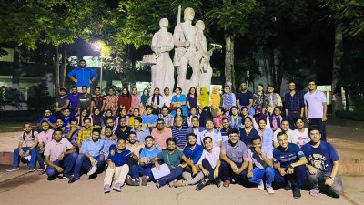 সেন্টমার্টিন দ্বীপে ঘুরতে গিয়ে ঢাবির শিক্ষক-শিক্ষার্থীরা