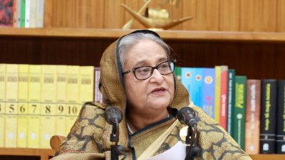 সংবাদ সম্মেলনে প্রধানমন্ত্রী শেখ হাসিনা (ছবি: ফোকাস বাংলা)