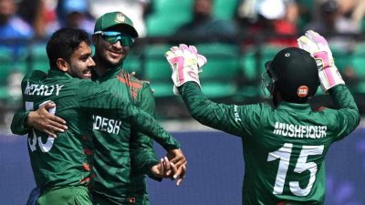 মিরাজ-সাকিবদের উদযাপন