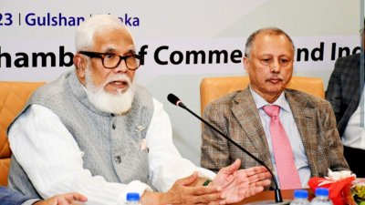 প্রধান অতিথির বক্তব্য রাখছেন প্রধানমন্ত্রীর বেসরকারি শিল্প ও বিনিয়োগ উপদেষ্টা সালমান এফ রহমান