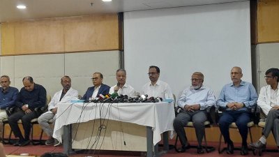 সংবাদ সম্মেলনে খালেদা জিয়ার চিকিৎসায় গঠিত মেডিক্যাল বোর্ড