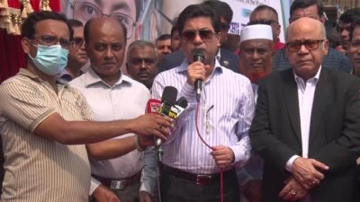 বক্তব্য দিচ্ছেন মেয়র শেখ ফজলে নূর তাপস
