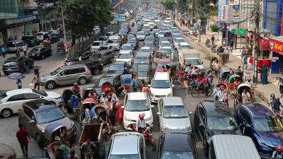 রাজধানীর বিভিন্ন জায়গায় যানজট। ছবি: সাজ্জাদ হোসেন