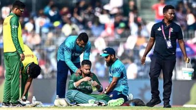 ব্যথার কারণে সাকিবের ব্যাটিংয়েও ছিল অস্বস্তি