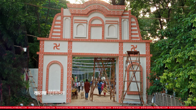 রমনা কালী মন্দিরে দুর্গাপূজার গেট