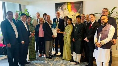 ইইউ রাষ্ট্রদূতের বাসায় আওয়ামী লীগের নেতারা (ছবি: সংগৃহীত)
