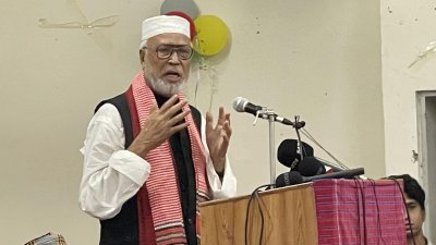 অনুষ্ঠানে বক্তব্য রাখছেন বঙ্গবীর কাদের সিদ্দিকী