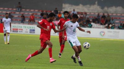প্রতিপক্ষ ডিফেন্ডারদের ভোগাচ্ছেন রাকিব