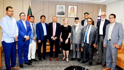 এফবিসিসিআই’র সভাপতি মাহবুবুল আলমের সঙ্গে সৌজন্য সাক্ষাৎ করেন আইসিসি’র চেয়ারপারসন মারিয়া ফানার্ন্দা গারজা