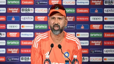 ভারতের বোলিং কোচ পরশ মামব্রে।