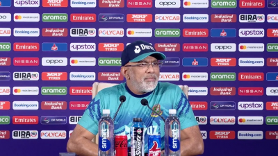 ম্যাচ পূর্ব সংবাদ সম্মেলনে চন্ডিকা হাথুরুসিংহে।