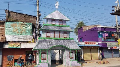 গোরাপাড়া সর্বজনীন পূজা মন্দিরের গেট