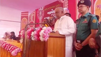 অনুষ্ঠানে বক্তব্য রাখছেন স্বরাষ্ট্রমন্ত্রী আসাদুজ্জামান খান কামাল