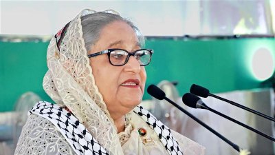 আইনজীবীদের সমাবেশে বক্তব্য রাখছেন প্রধানমন্ত্রী শেখ হাসিনা, ছবি: ফোকাস বাংলা