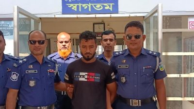 গ্রেফতার বাস চালক