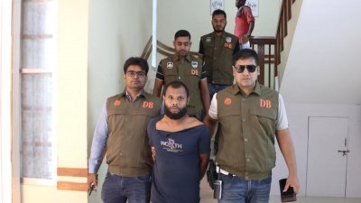 গ্রেফতার আলমগীর কবীর