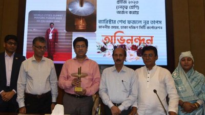 ডিএসসিসির ২২তম সভায় ঢাকাবাসীকে পুরস্কার উৎসর্গ করেন মেয়র তাপস