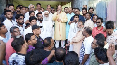 বক্তব্য দিচ্ছেন এএইচএম খায়রুজ্জামান লিটন