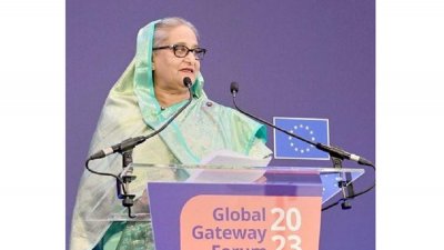 প্রধানমন্ত্রী বলেন, ‘আমাদের ৭০ বিলিয়ন ডলারের অর্থনীতি ১৫ বছরেরও কম সময়ের মধ্যে ৪৬৫ বিলিয়নে উন্নীত হয়েছে।’
