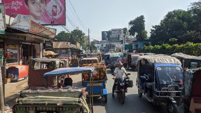 যান চলাচল স্বাভাবিক রয়েছে সড়কগুলোতে