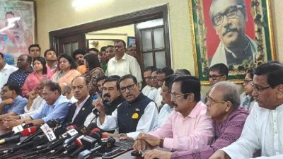 সংবাদ সম্মেলনে বক্তব্য রাখছেন ওবায়দুল কাদের