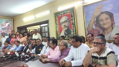 সংবাদ সম্মেলনে বক্তব্য রাখছেন ওবায়দুল কাদের