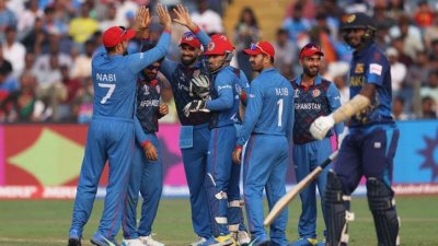 জাদরানের সরাসরি থ্রোতে রান আউট চামিরা