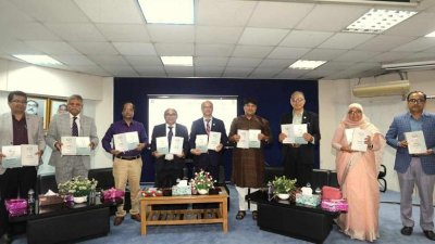 বঙ্গবন্ধুর জন্মশতবার্ষিকী উদযাপন উপলক্ষে সাক্ষাৎকারভিত্তিক ও গবেষণামূলক দুটি বই প্রকাশ করে ইউজিসি