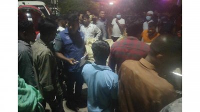 ঘটনাস্থলে পরিদর্শন করে লাশ উদ্ধার করে পুলিশ
