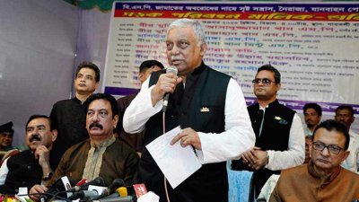 অনুষ্ঠানে স্বরাষ্ট্রমন্ত্রী আসাদুজ্জামান খান কামাল