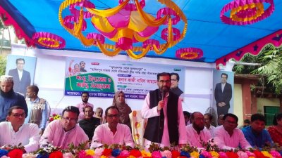 যশোর সদরের ঝুমঝুমপুর সরকারি প্রাথমিক বিদ্যালয় মাঠে রাস্তা পাকাকরণকাজের উদ্বোধন ও শান্তি সমাবেশে বক্তব্য রেখেছেন সংসদ সদস্য কাজী নাবিল আহমেদ