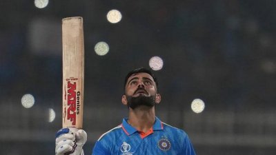 সেঞ্চুরিতে জন্মদিন রাঙালেন কোহলি