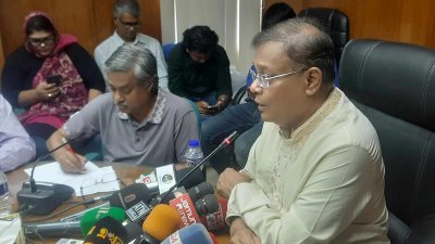 সাংবাদিকদের সঙ্গে মতবিনিময় করেন তথ্য ও সম্প্রচারমন্ত্রী ড. হাছান মাহমুদ