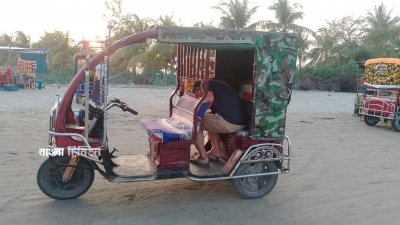 সেন্টমার্টিন রক্ষায় দ্বীপে মোটর ও যন্ত্রচালিত যানবাহন চলাচলে নিষেধাজ্ঞা থাকলেও তা মানছে না কেউ