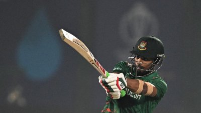 নাজমুল হোসেন শান্ত।